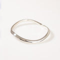 Pulsera onda ancha plata