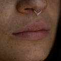 PIERCING CHEVRON PLATA