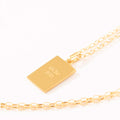 COLLAR PLACA NUMERO 8 BAÑO EN ORO